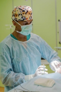 Пластический хирург Антонио Нтире